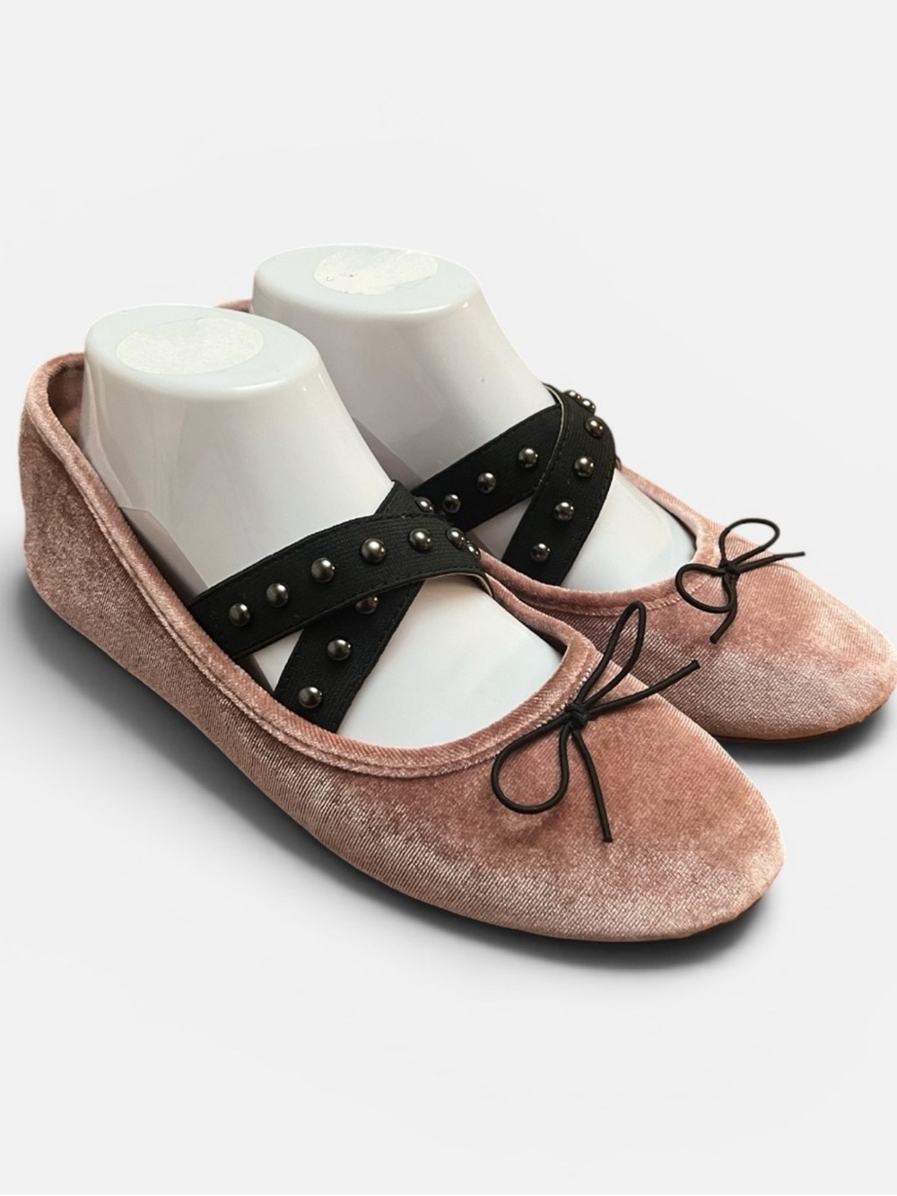 NWOT Blush Pink Velvet Ballet Flats with Black Studded Strap - Picture 2 of 4